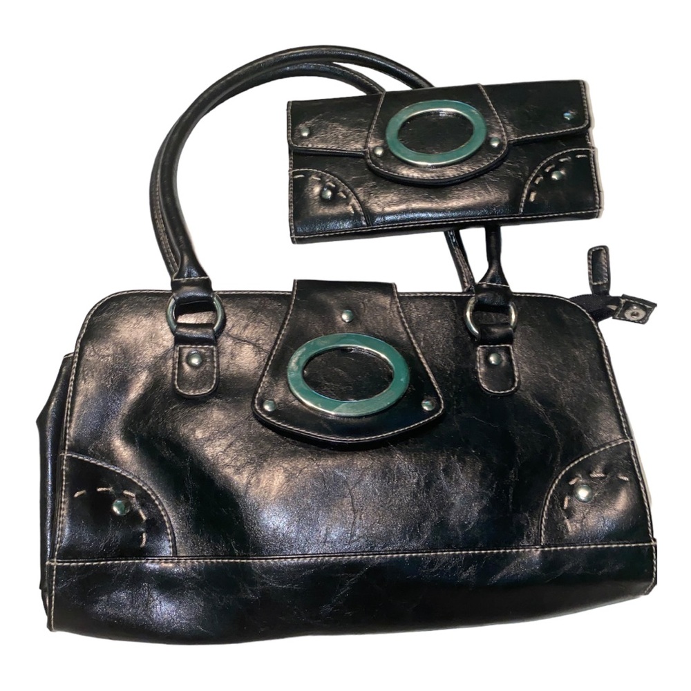 Black matching purse and wallet set.